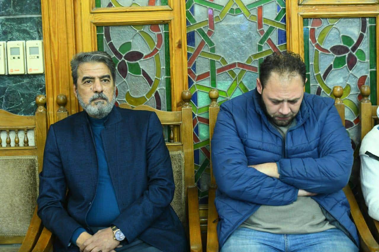 دموع أحمد وعمر الفيشاوي وحضور فني كبير.. أبرز مشاهد عزاء سمية الألفي