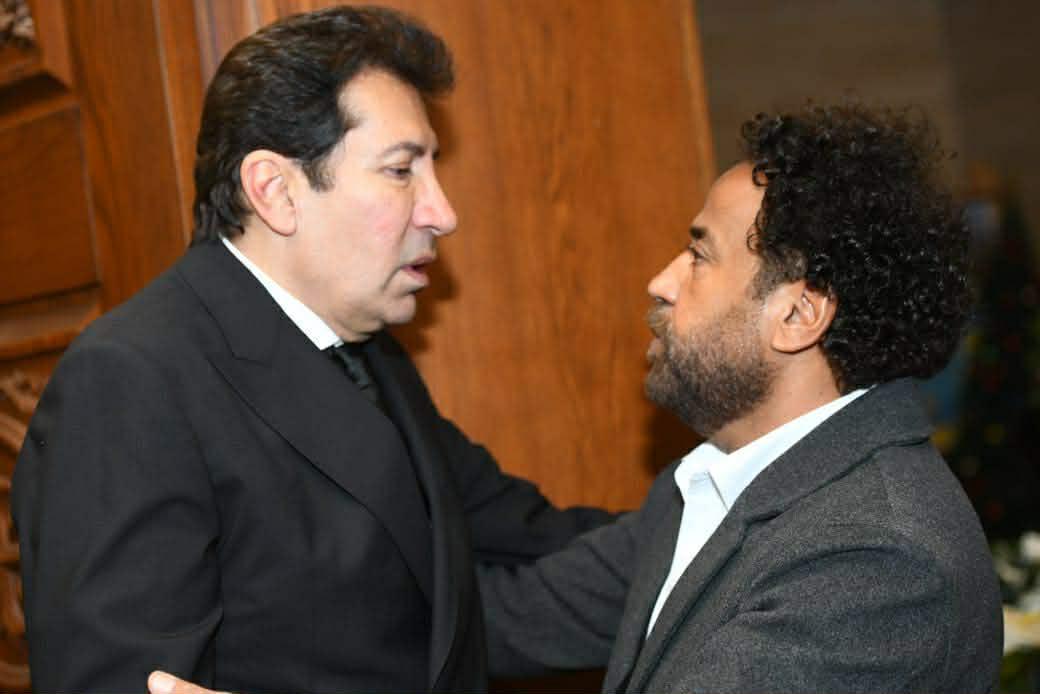 حضور فني وإعلامي وسياسي كبير في عزاء والدة هاني رمزي
