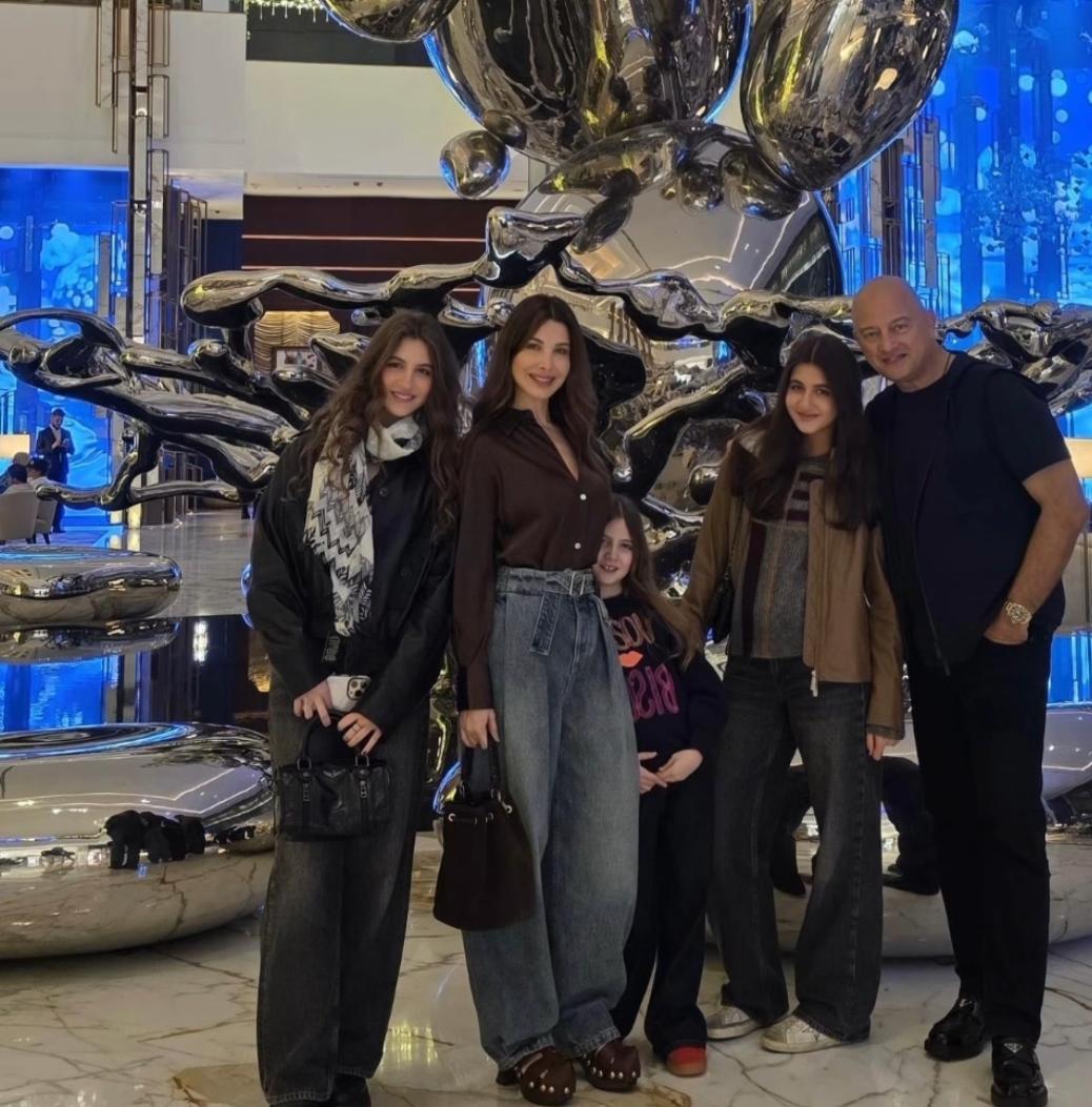 أحدث ظهور لـ نانسي عجرم رفقة عائلتها