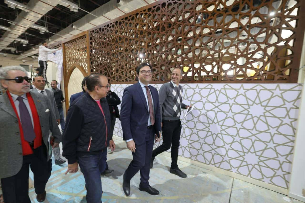 وزير الثقافة يتفقد معرض القاهرة الدولي للكتاب في دورته الـ57