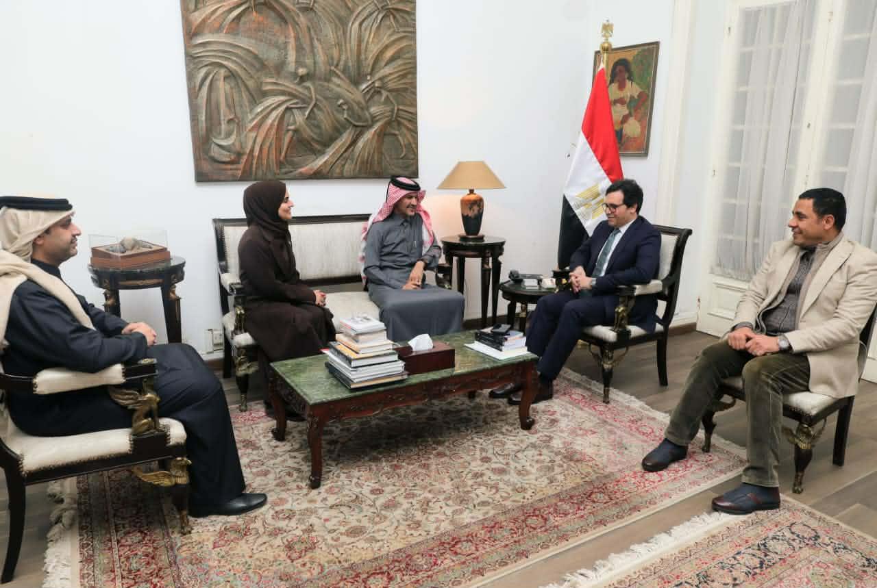 وزير الثقافة يلتقي سفير قطر بالقاهرة لتعزيز التعاون الثقافي