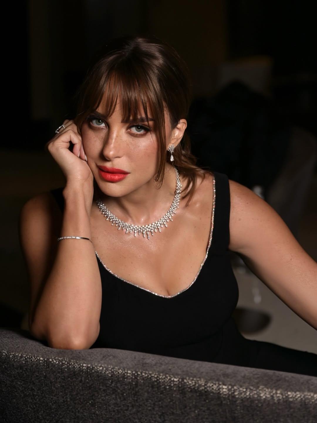 ريم مصطفى تجذب الأنظار بـ لوك كلاسيكي جذاب