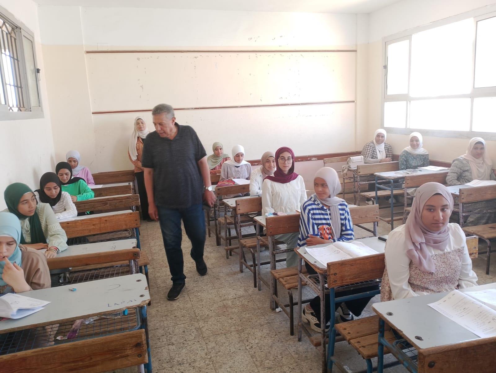 مدير تعليم البحيرة يتابع إمتحانات الشهادة الإعدادية 