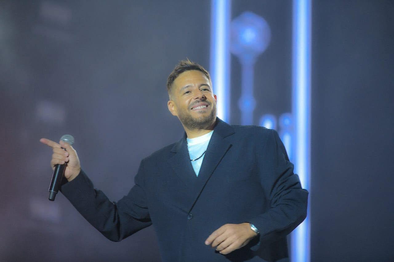 محمد حماقي يطلق ميجا ألبوم سمعوني بأجواء عالمية