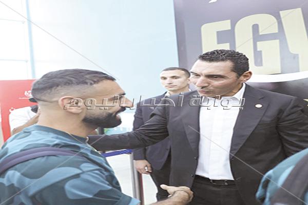 حشود من كل محافظات مصر فى مطار العلمين استقبال تاريخى لأبطال المنتخب الوطنى| صور