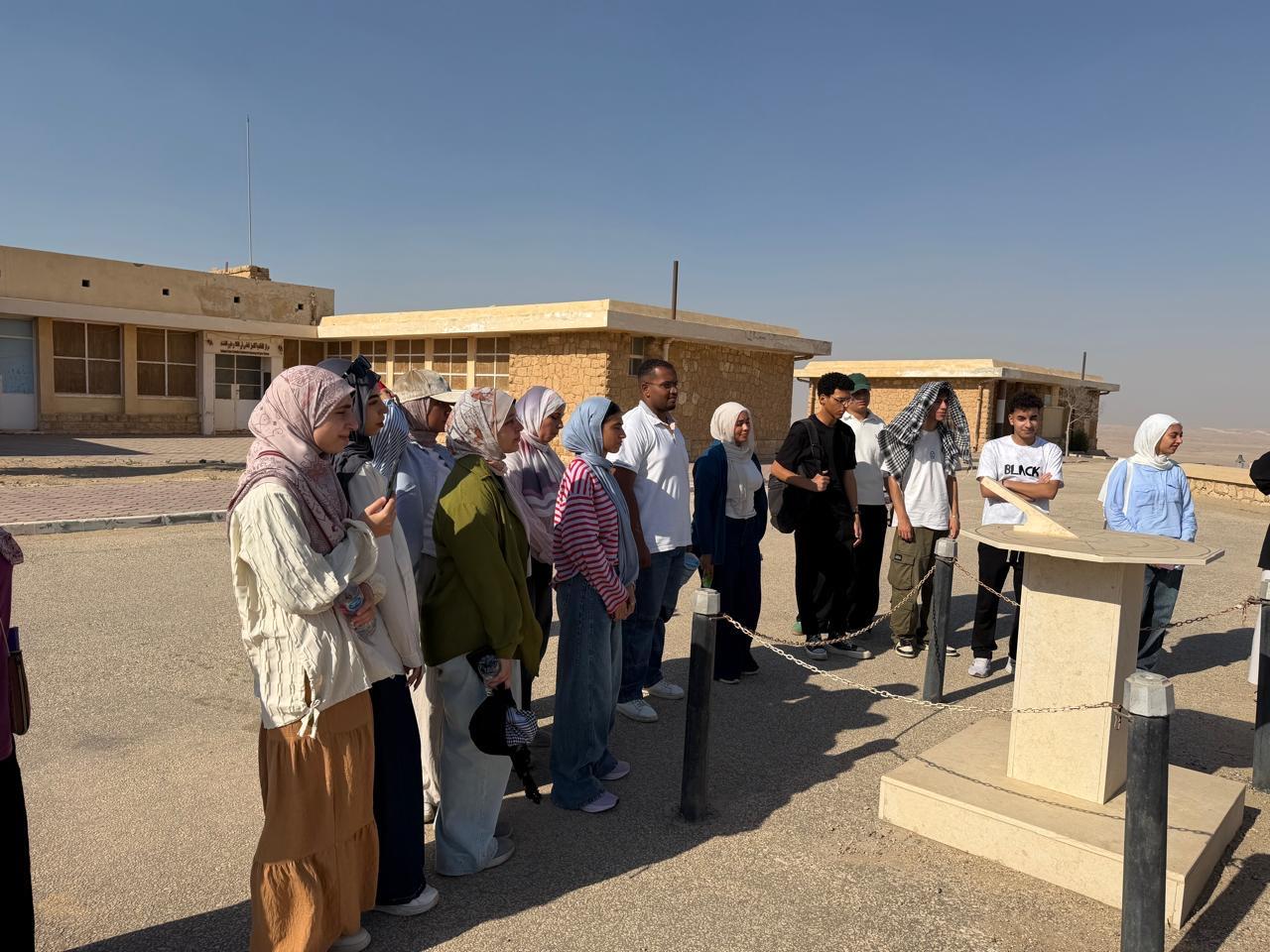 جامعة القاهرة الأهلية تنظم زيارة علمية لطلاب القطاع الصحي إلى مرصد القطامية 