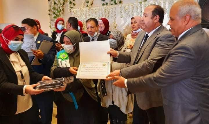 منظمة خريجي الازهر ببني سويف تكرم الأمهات المثاليات بالمحافظة
