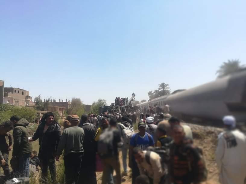 الصور الأولى لحادث تصادم قطارين في طهطا بسوهاج | بوابة ...