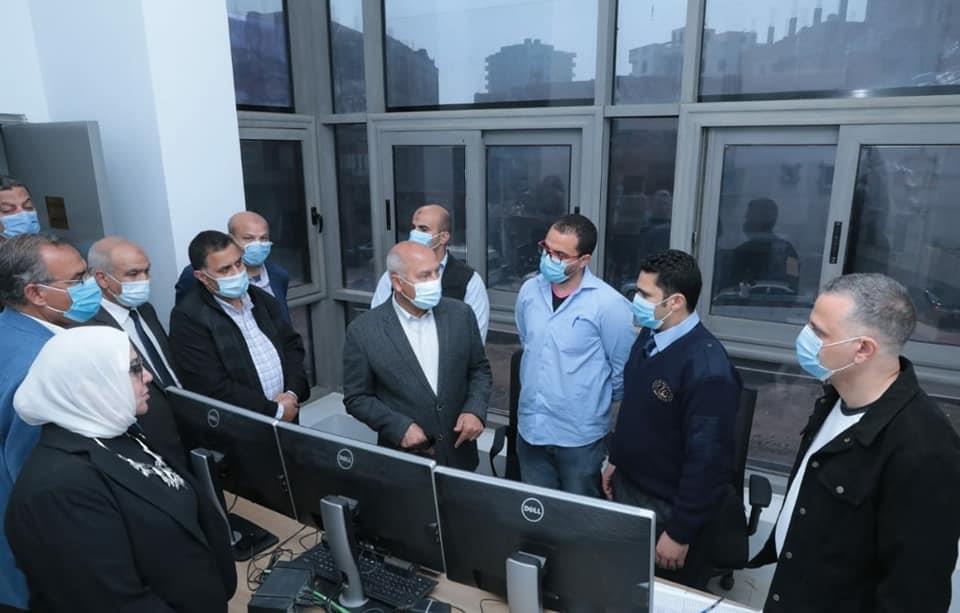 وزير النقل يتابع تحديث إشارات السكة الحديد على خط 