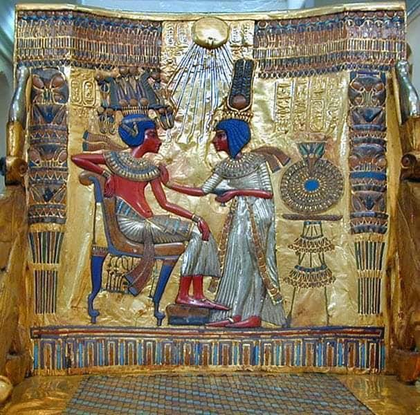 مقتنيات الملك توت عنخ آمون