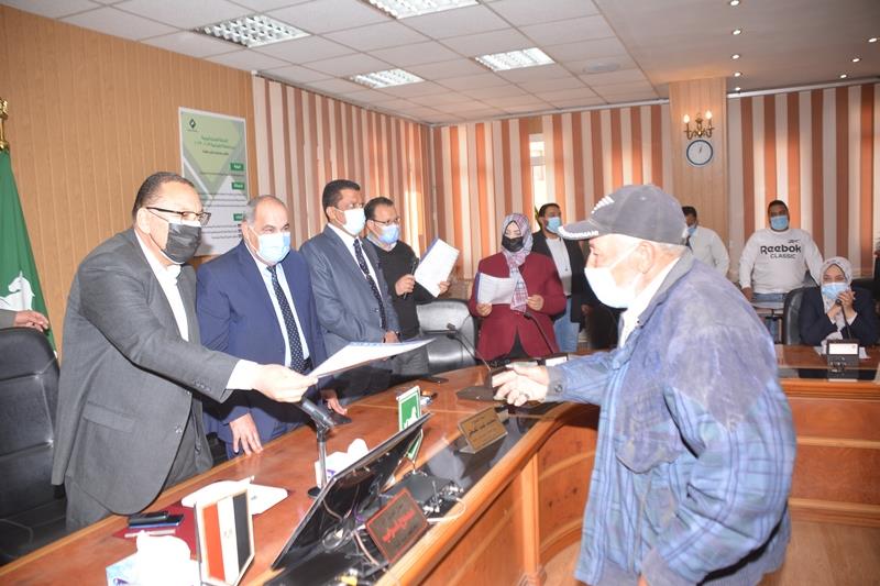 توزيع ٣٦ وحدة سكنية علي محدودي الدخل بالشرقية 