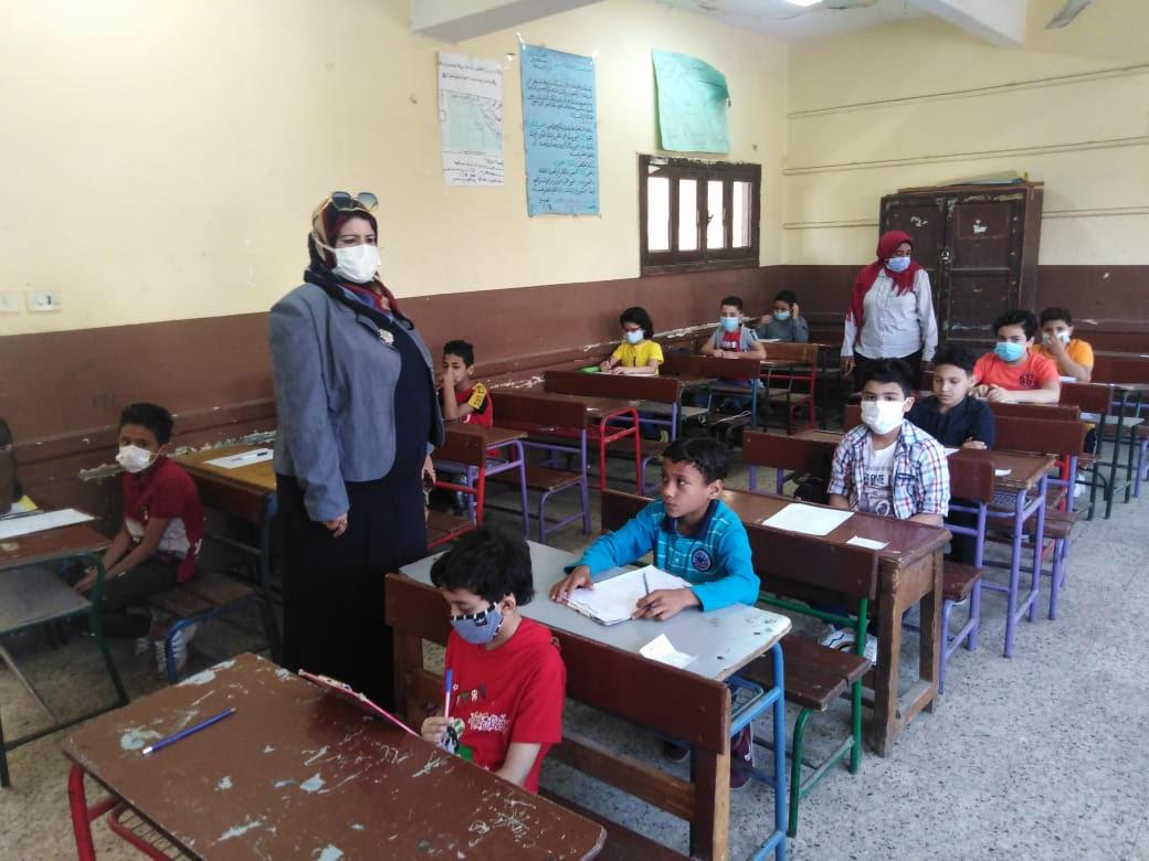 الجيار يتابع اليوم الختامى لامتحانات النقل