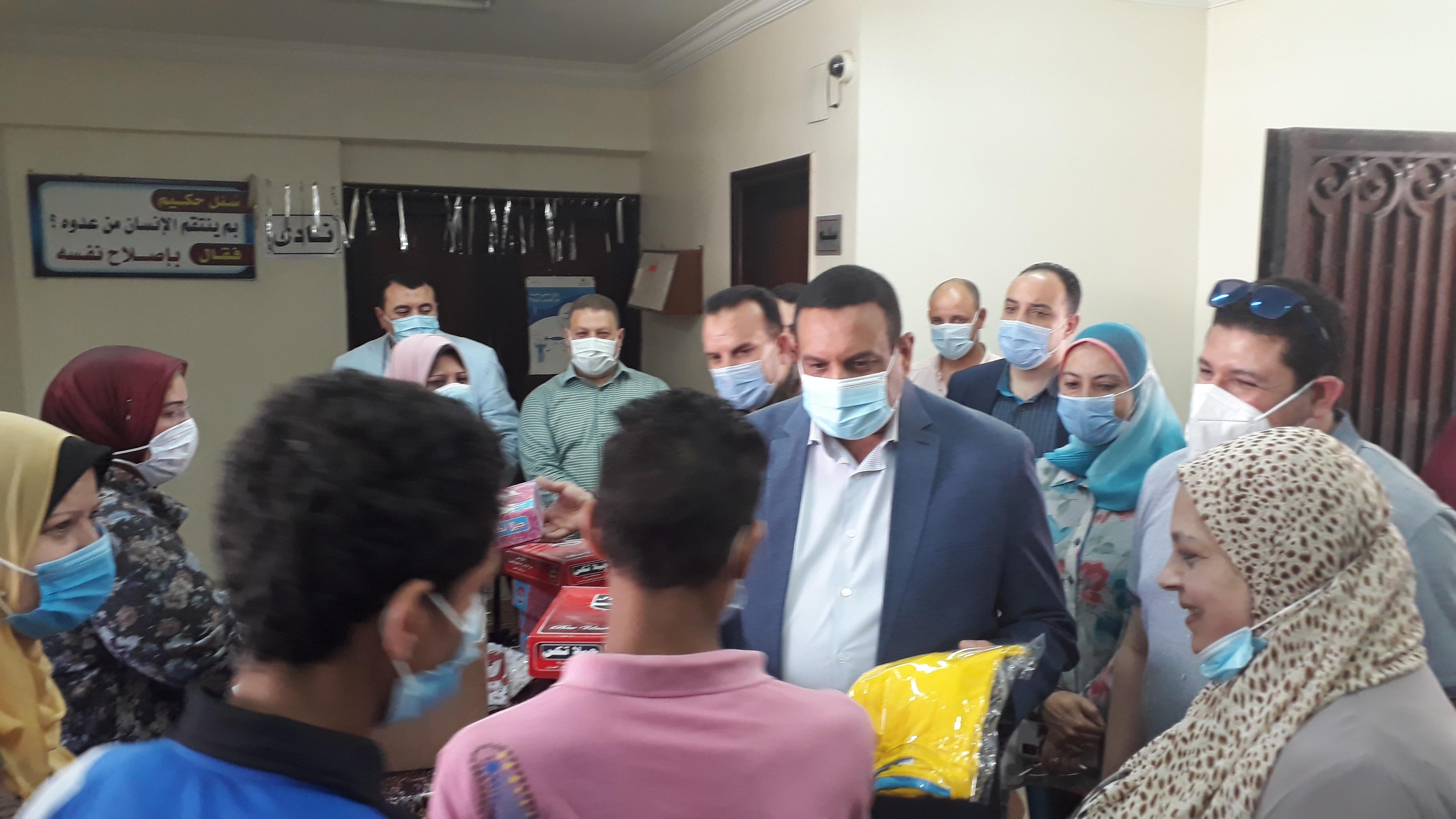محافظ البحيرة