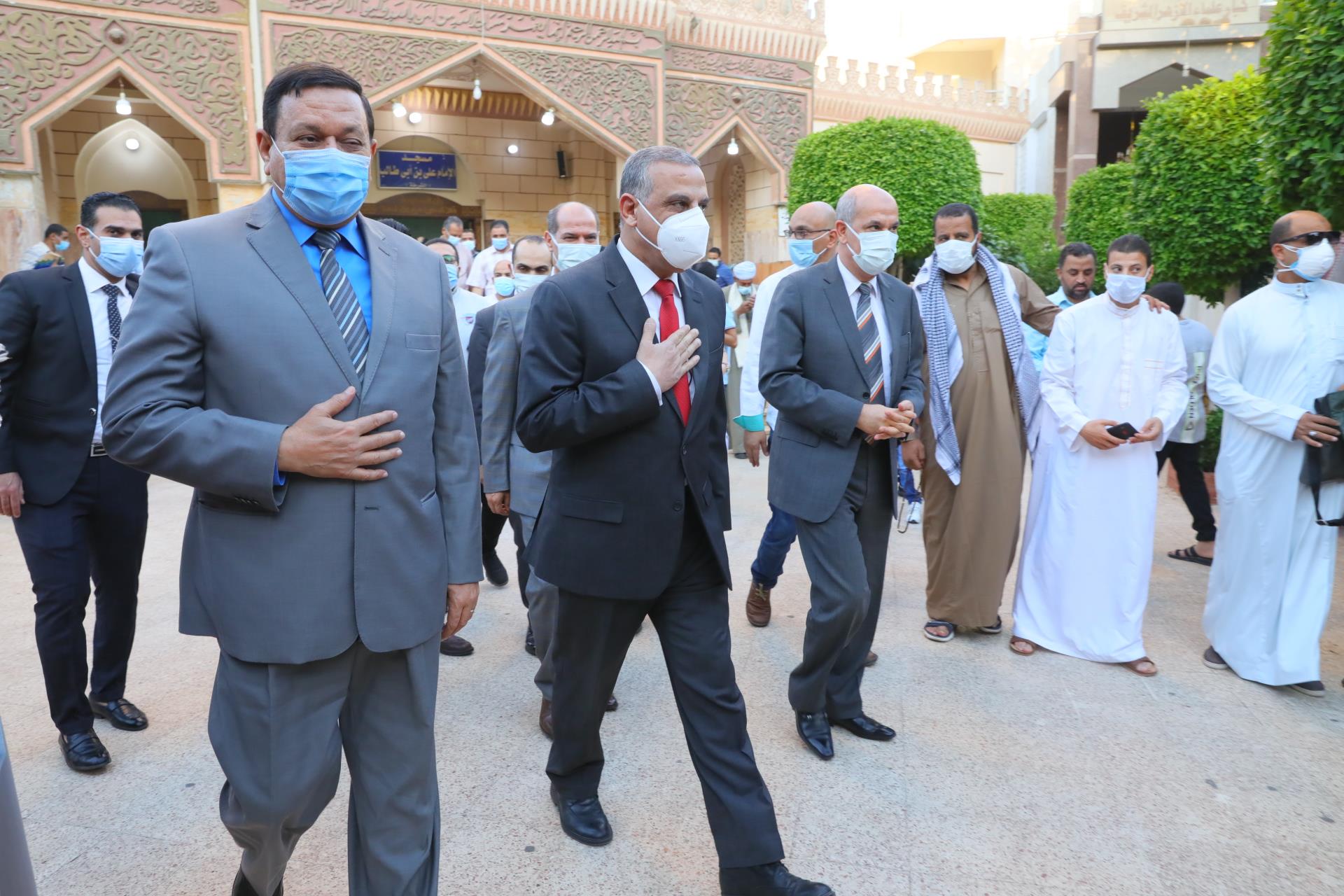 محافظ سوهاج يؤدي صلاة عيد الفطر