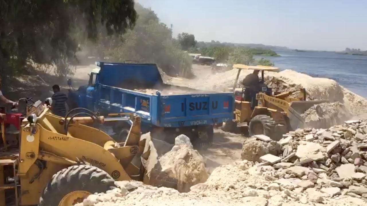 وزارة الرى تواصل شن حملات  إزالة التعديات على نهر النيل