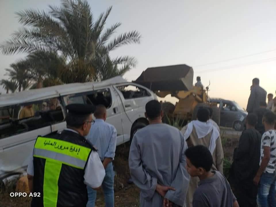 حادث مروع إثر انقلاب سياره مكروباص