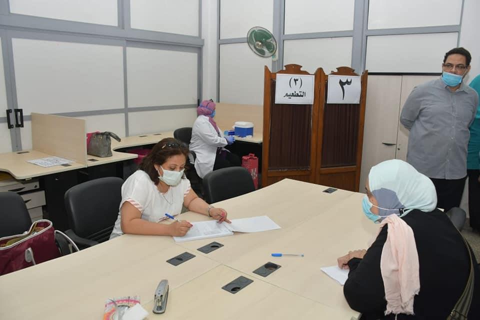 جامعة القاهرة تتوسع في حملتها لتطعيم جميع منسوبي الجامعة