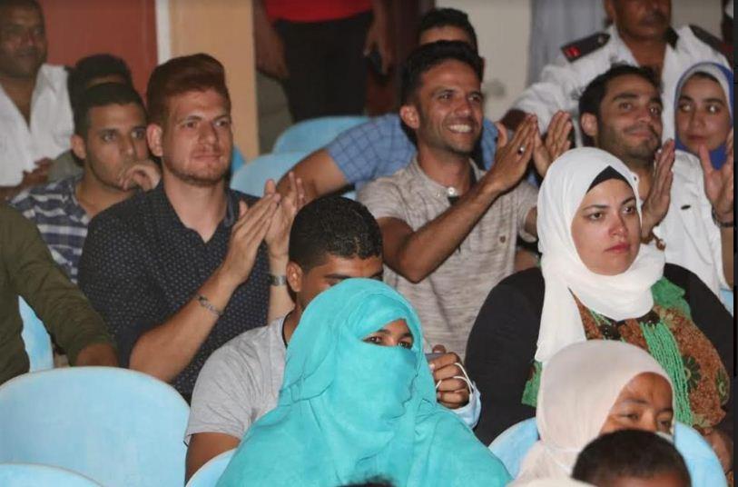 العرض المسرحي 