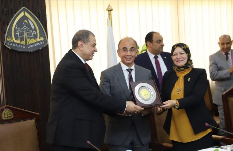  سعفان من جامعة الزقازيق: نأمل التأمين علي مليون
