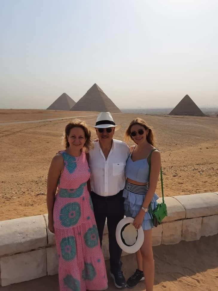 الأهرامات تستضيف رئيس دولة كولومبيا السابق و أسرته