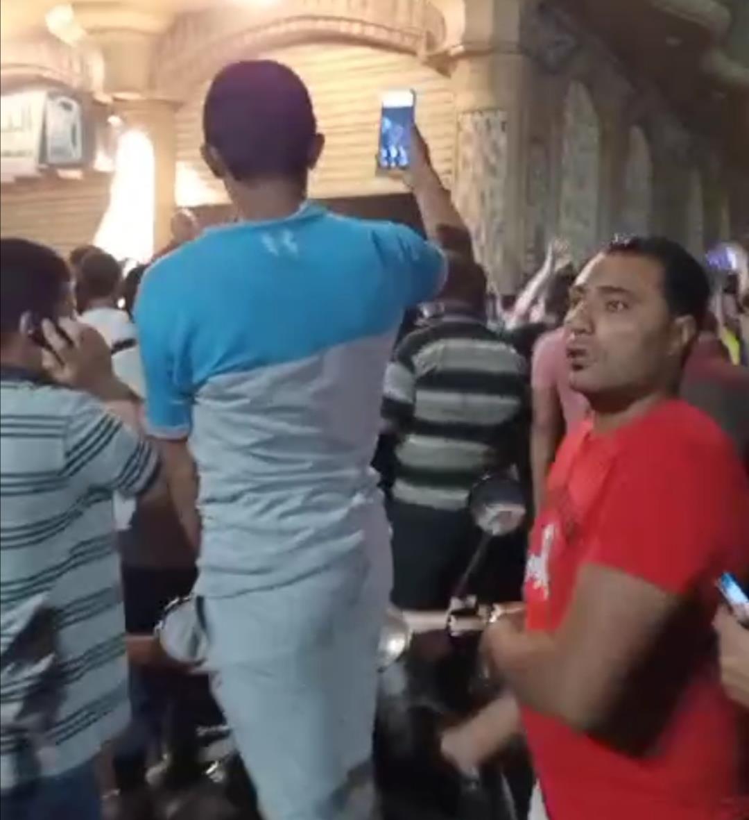  الآلاف من أبناء مدينة المحلة الكبرى