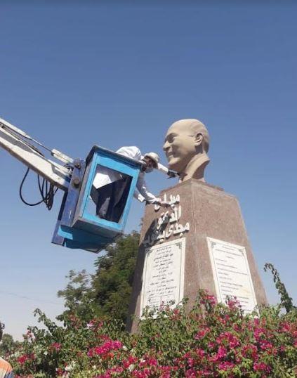 من 