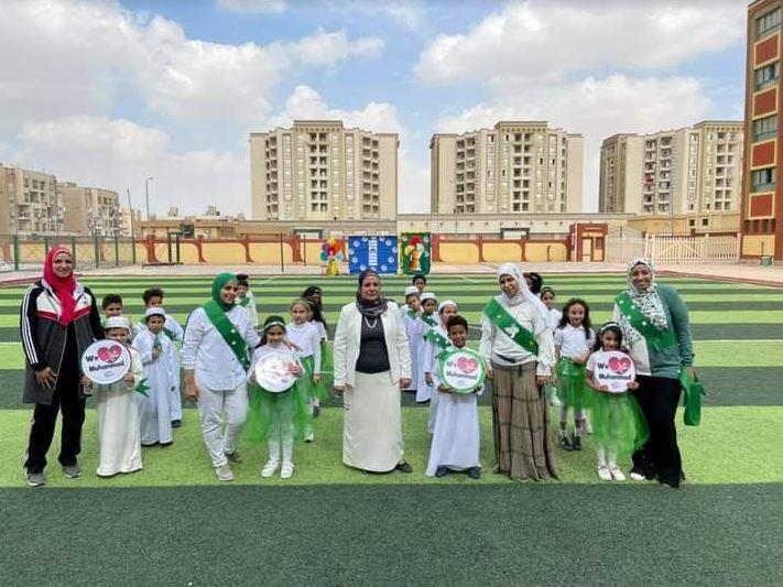 طلاب مدرسة دولية حكومية تحتفل بذكري المولد النبوي