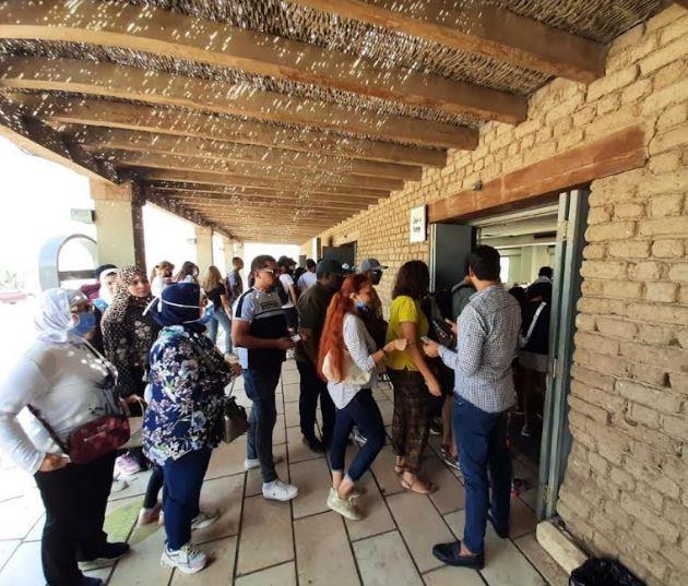 تشغيل ماكينات الدفع الإلكتروني  في الأهرامات  