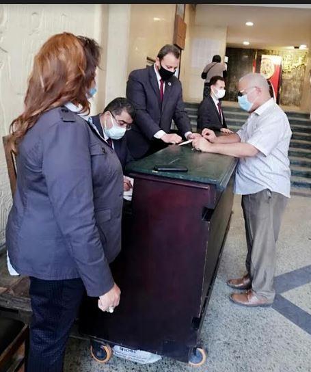 السياحة : قائمة باسماء الموظفين الذين لم يتم تطعيمهم  بلقاح كورونا لوزارة الصحة 