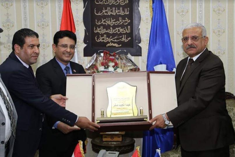 محافظ السويس يستقبل السفير اليمني بالقاهرة