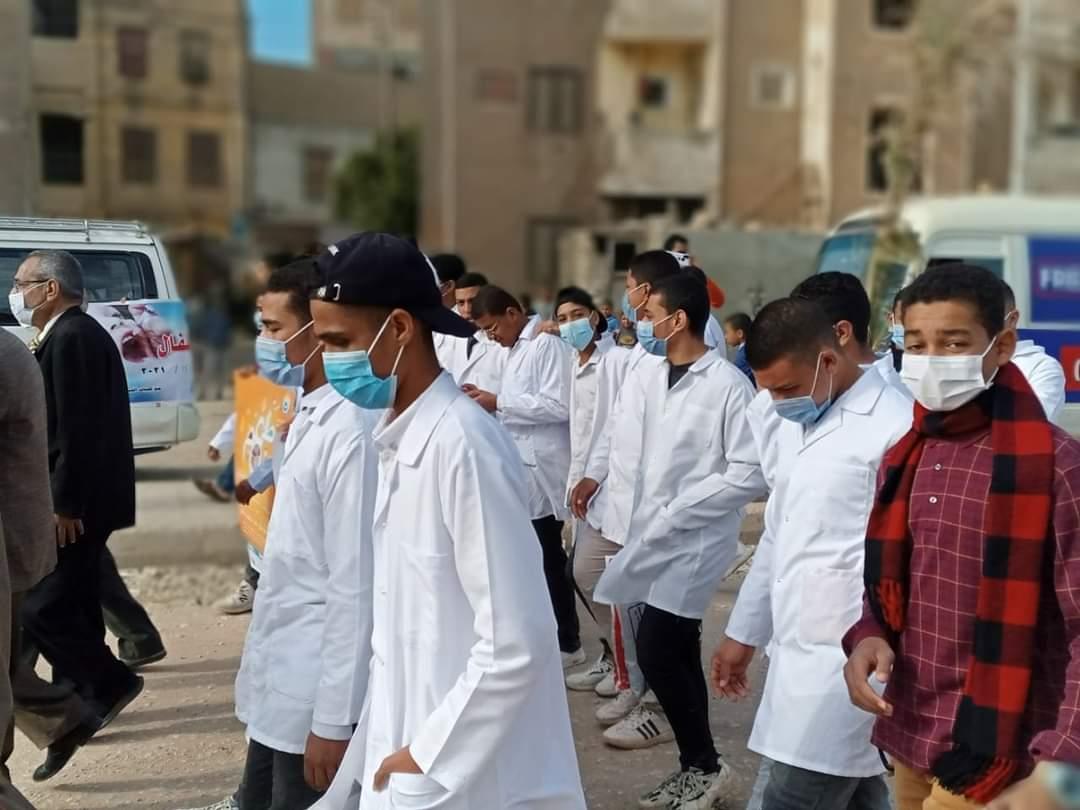 مسيرة دعائية لحملة شلل الأطفال بقنا