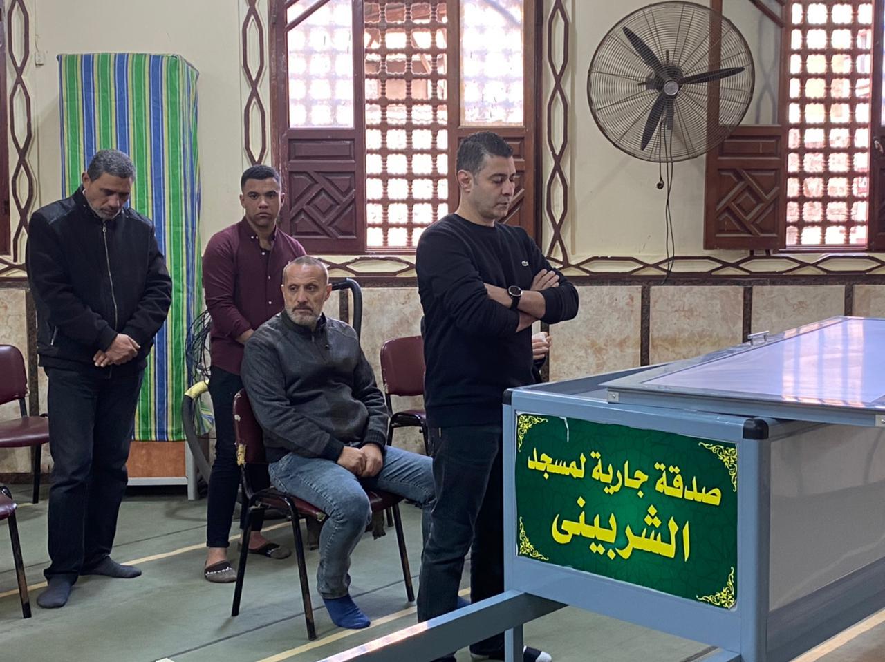صلاة الجنازة وتشييع جثمان ابنهم الإعلامي وائل الإبراشي 