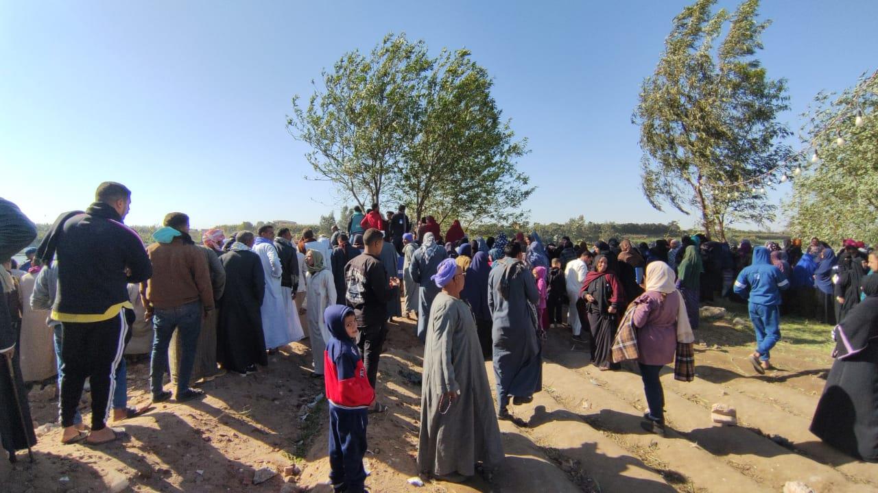 استخراج 3 جثامين جديدة لضحايا حادث معدية القطا