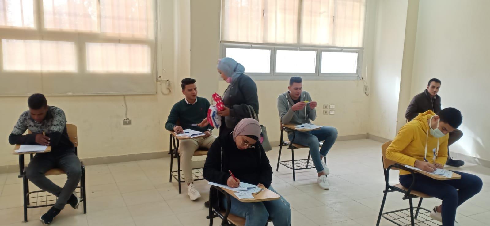 كلية الإعلام بجامعة جنوب الوادي