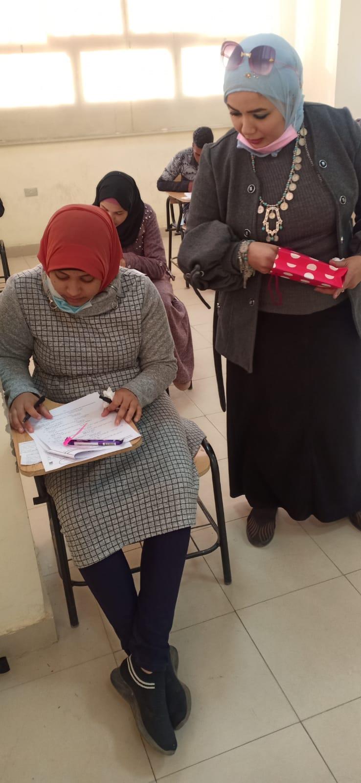 كلية الإعلام بجامعة جنوب الوادي