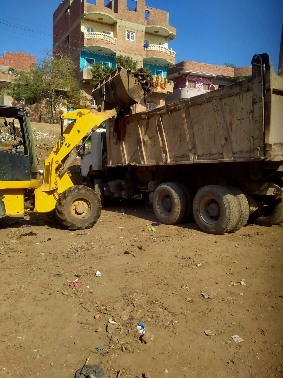 رفع 400 طن مخلفات