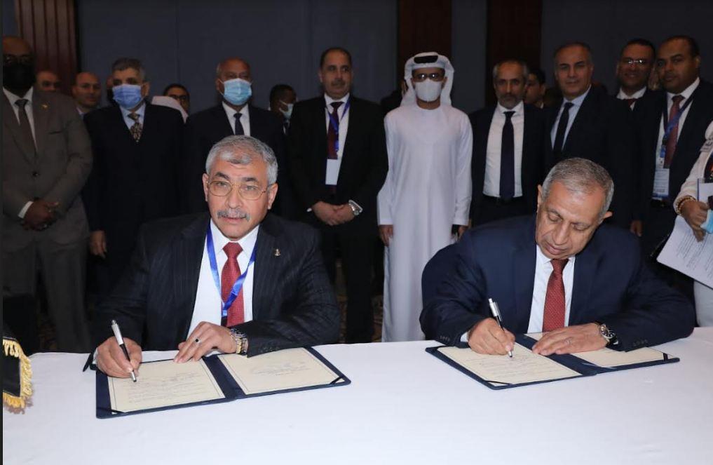 الفريق مهندس كامل الوزير يشهد توقيع