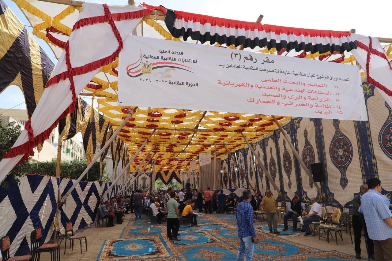 وزير القوي العاملة يتابع علي الطبيعة