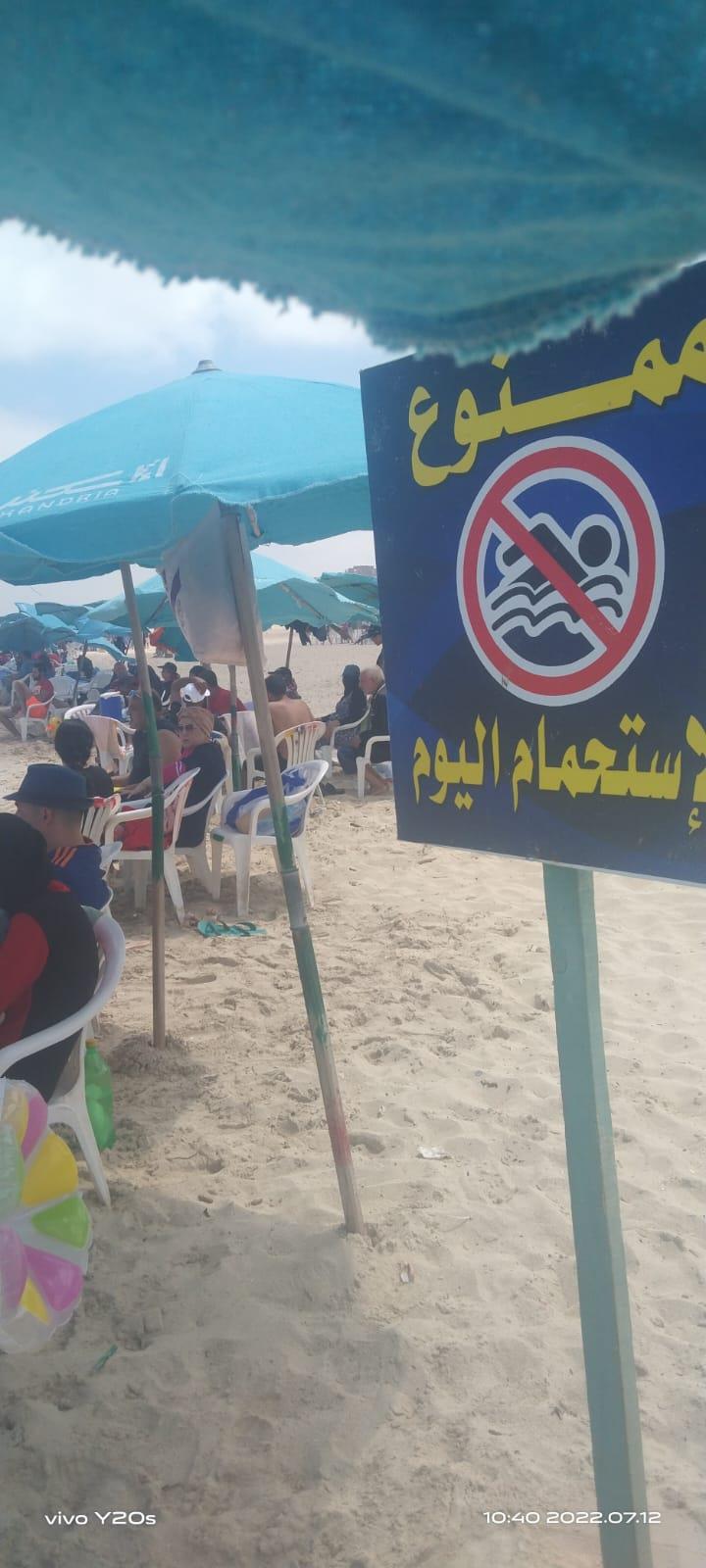 محافظ الإسكندرية باستمرار رفع درجة الاستعداد والطواريء القصوى في شواطيء الإسكندرية