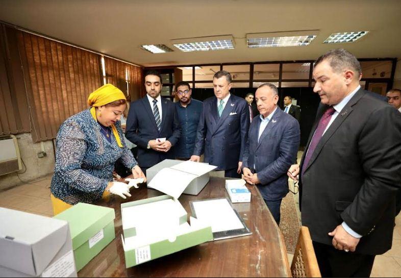 وزير السياحة والآثار في جولة بمقر الوزارة بالزمالك للتعرف على العاملين وآليات سير العمل