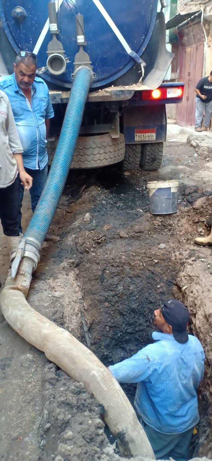 إصلاح كسر ماسورة مياه بـ«بشتيل»