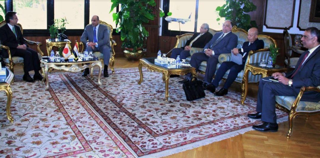 وزير الطيران يبحث مع سفير اليابان بمصر 