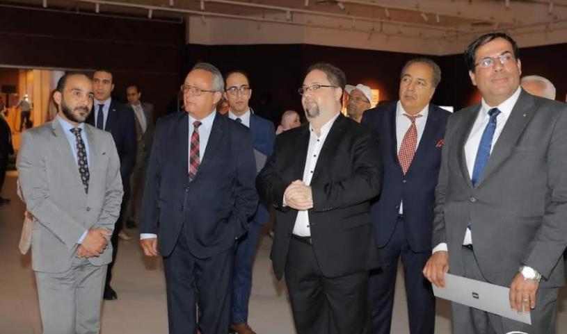 زايد يفتتح معرض 