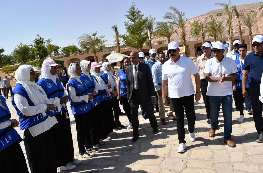 محافظ أسوان يعطى إشارة البدء لإنطلاق سباق النيل لبطولة الصعيد
