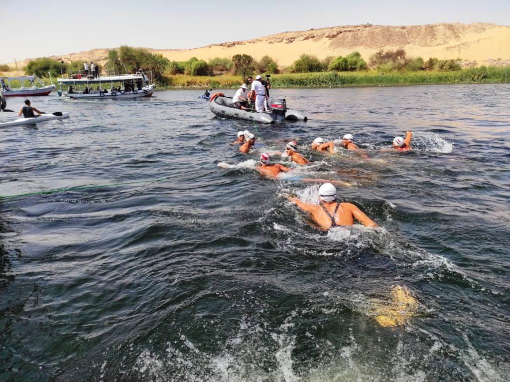 محافظ أسوان يعطى إشارة البدء لإنطلاق سباق النيل لبطولة الصعيد