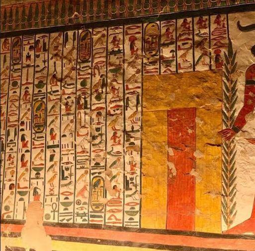 صور من داخل مقبرة الملكة نفرتاري بالأقصر 