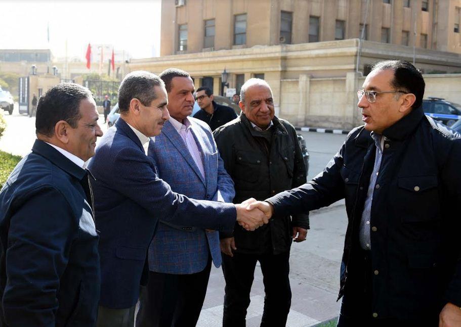 في زيارة لقلعة الصناعة المصرية: رئيس الوزراء يتفقد مشروعات تطوير الغزل والنسيج بالمحلة الكبرى
