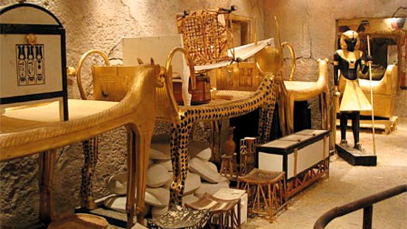 مقبرة الملك توت عنخ آمون 