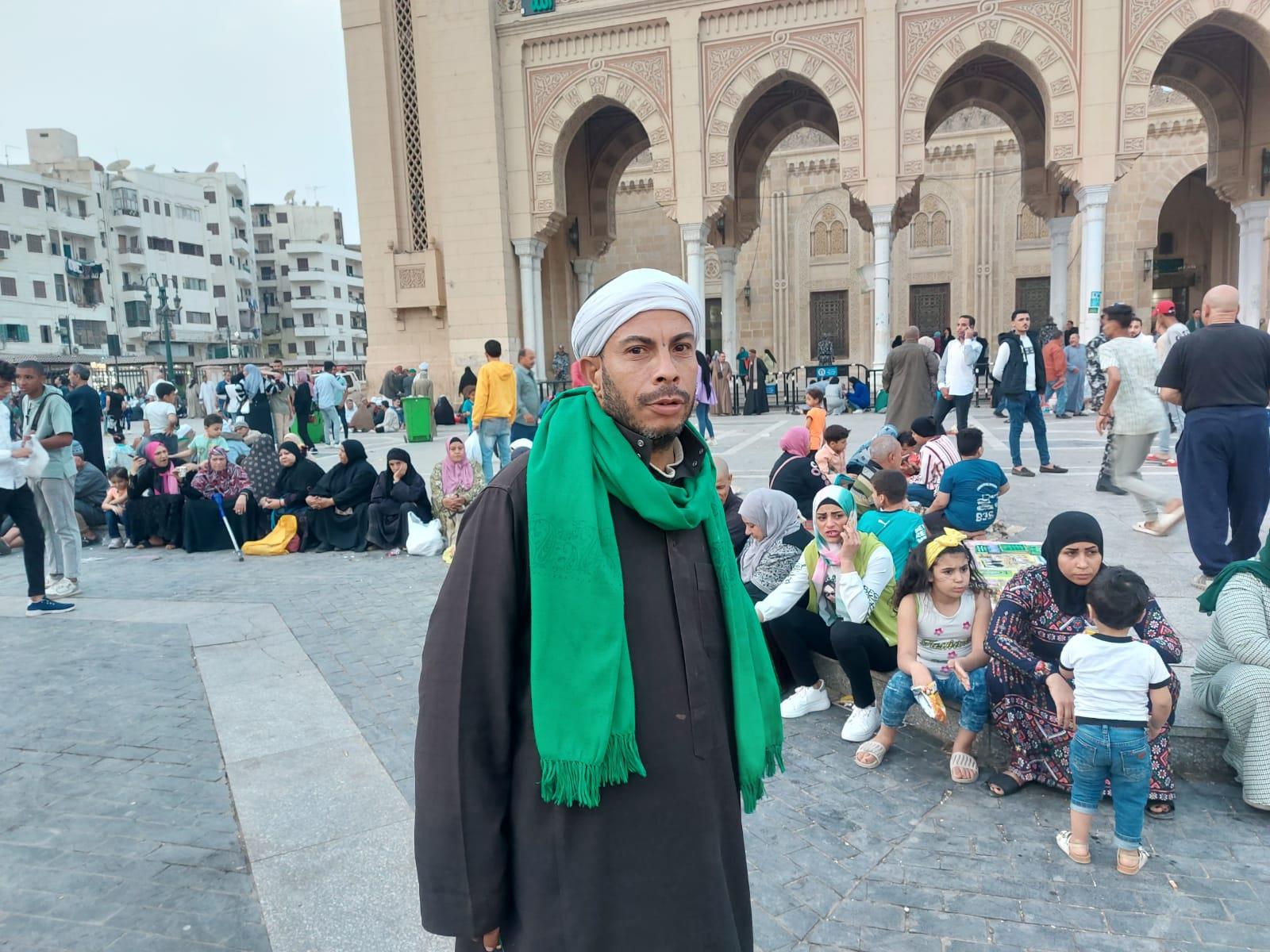 آلاف المواطنين يحتفلون بالليلة الختامية لرجبية السيد البدوي بمدينة طنطا