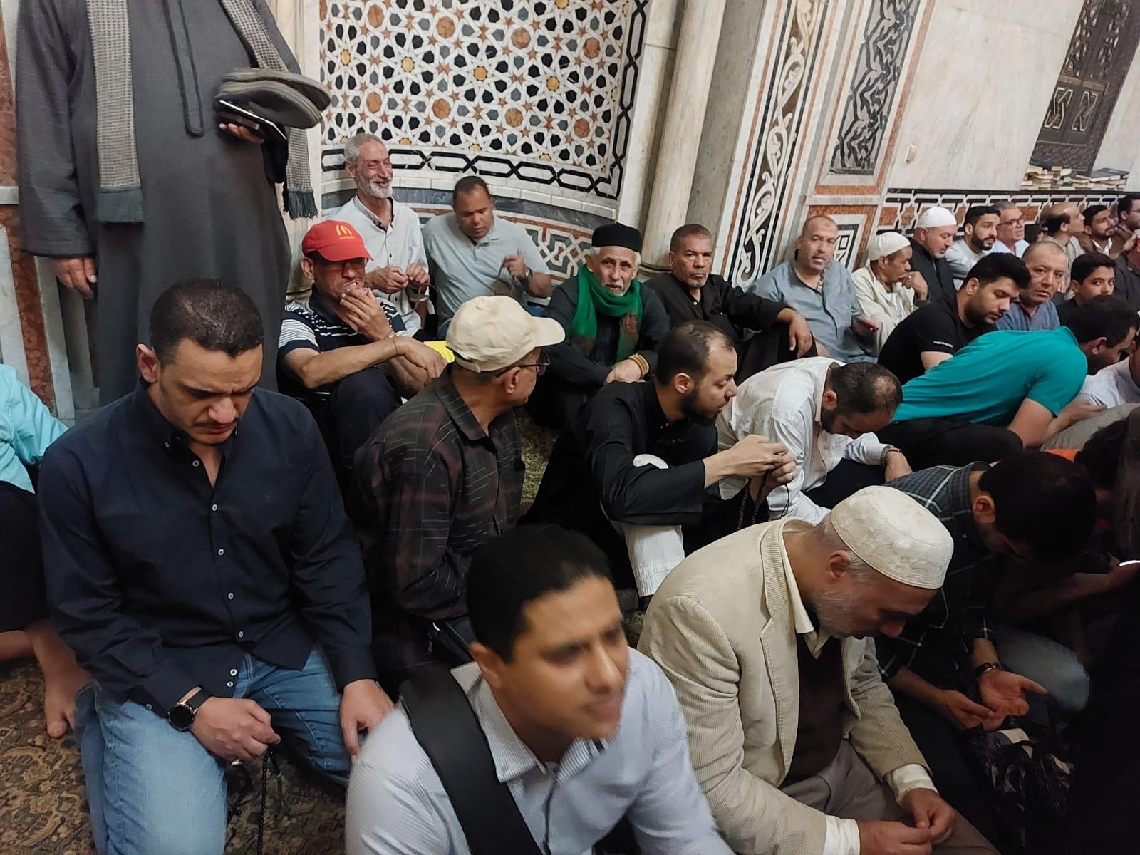 آلاف المواطنين يحتفلون بالليلة الختامية لرجبية السيد البدوي بمدينة طنطا